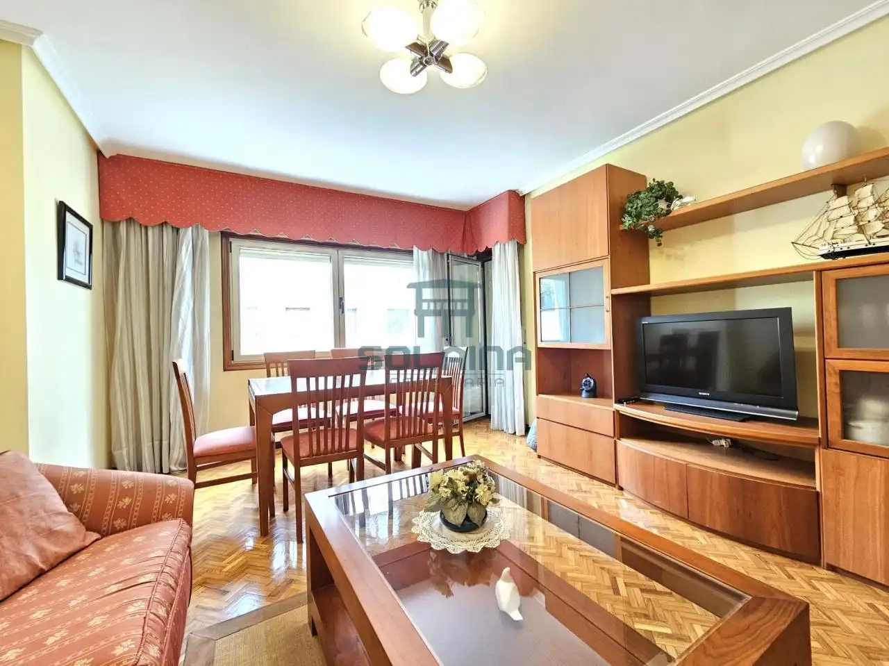 https://static.fotocasa.es/images/ads/483f9b35-6d14-46c0-8b1c-85fa267a5eee?rule=original