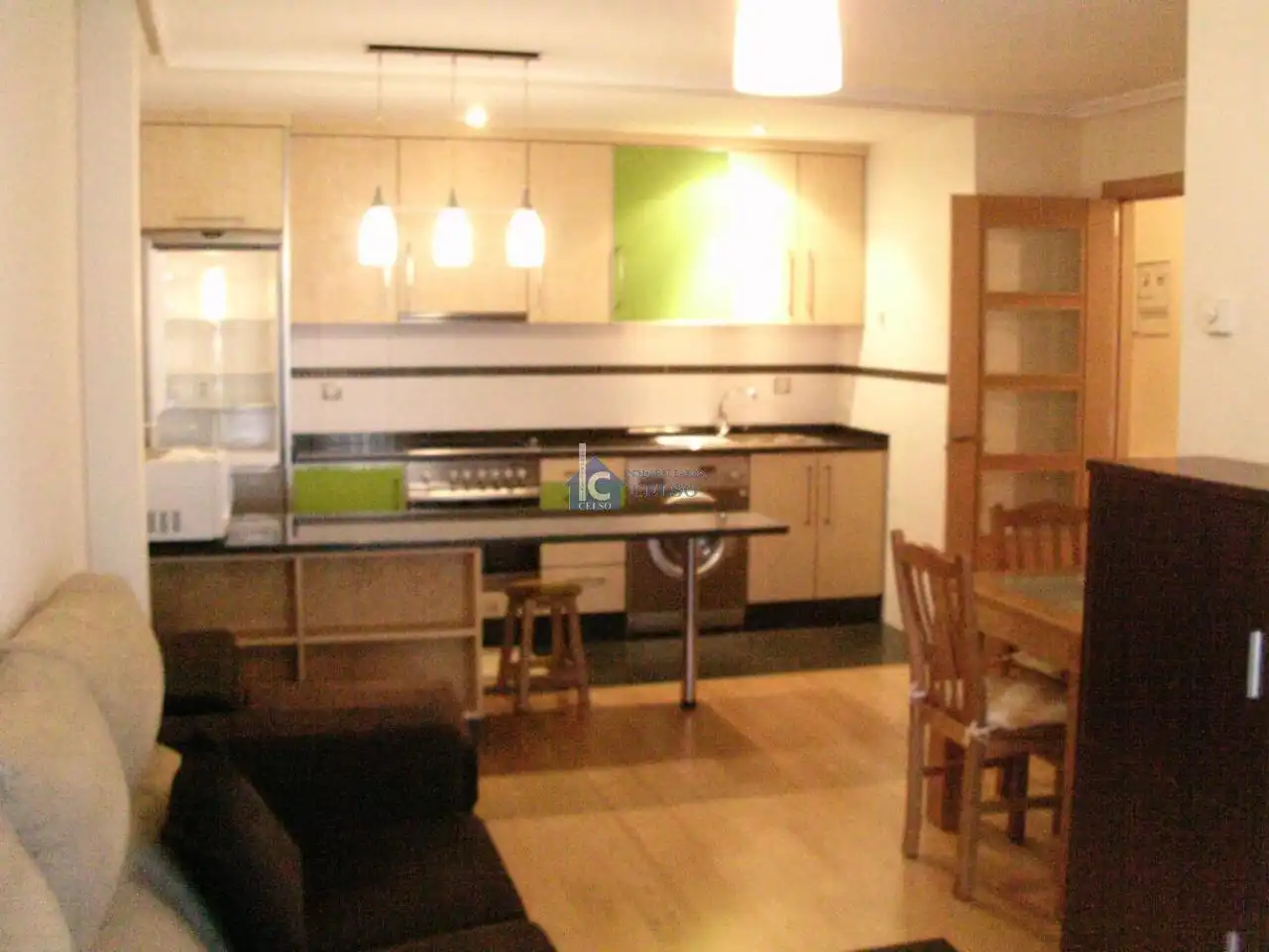 https://static.fotocasa.es/images/ads/cda6c6c7-5888-4ddf-9990-b541e1445a32?rule=original