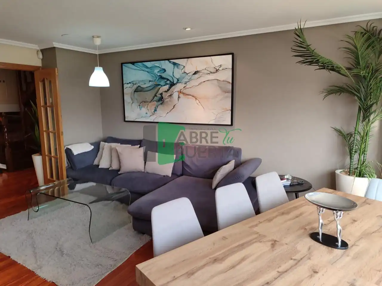 https://static.fotocasa.es/images/ads/06830f0f-0e1c-4d3a-b52d-32e957aad2f9?rule=original