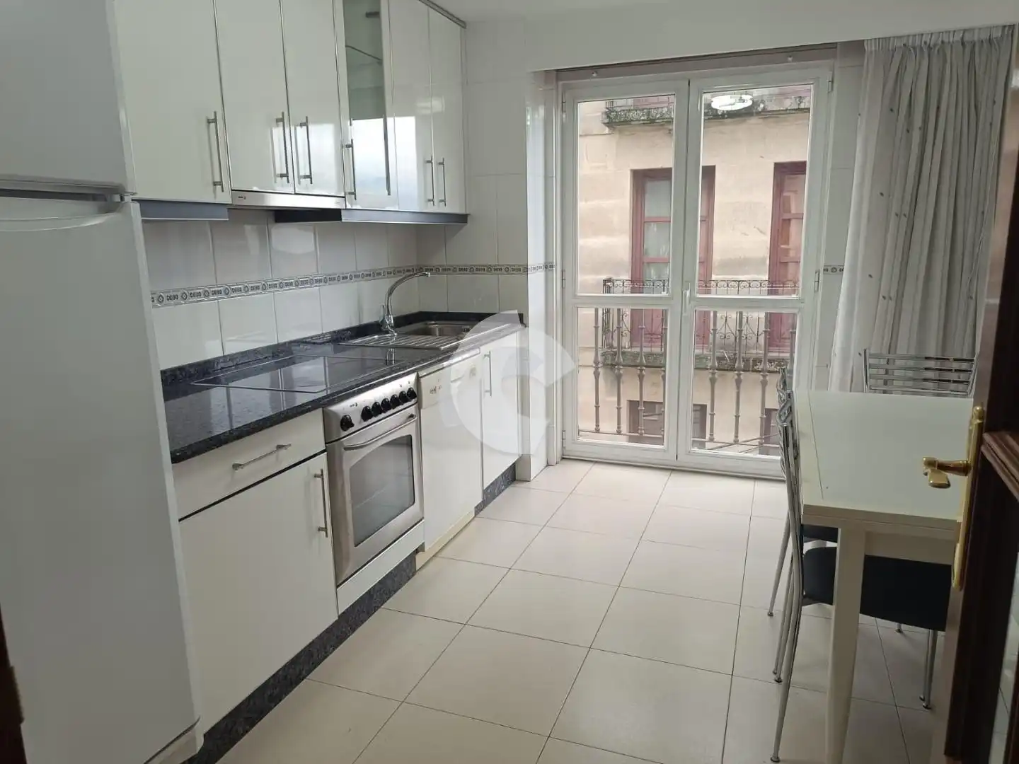 https://static.fotocasa.es/images/ads/64ddb9ce-2efa-4d08-a153-f7b45d1de5e4?rule=original