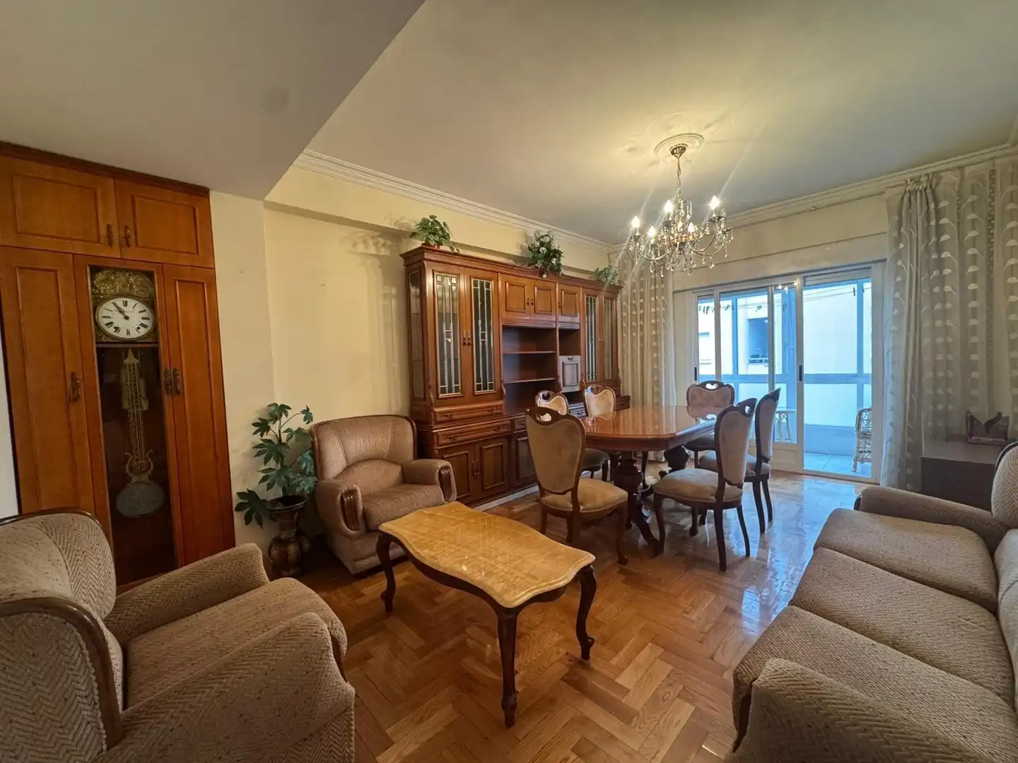 https://static.fotocasa.es/images/ads/683153bf-36d9-47f4-9d2c-0b68cd0d6354?rule=original