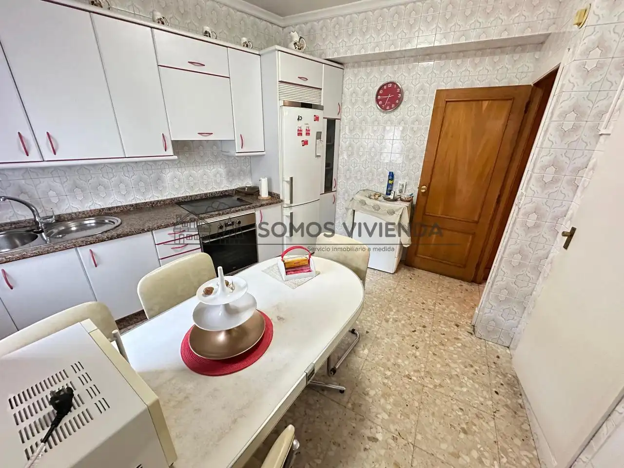 https://static.fotocasa.es/images/ads/c6adb9d9-5441-4dc4-b4c1-a25a22829ae3?rule=original