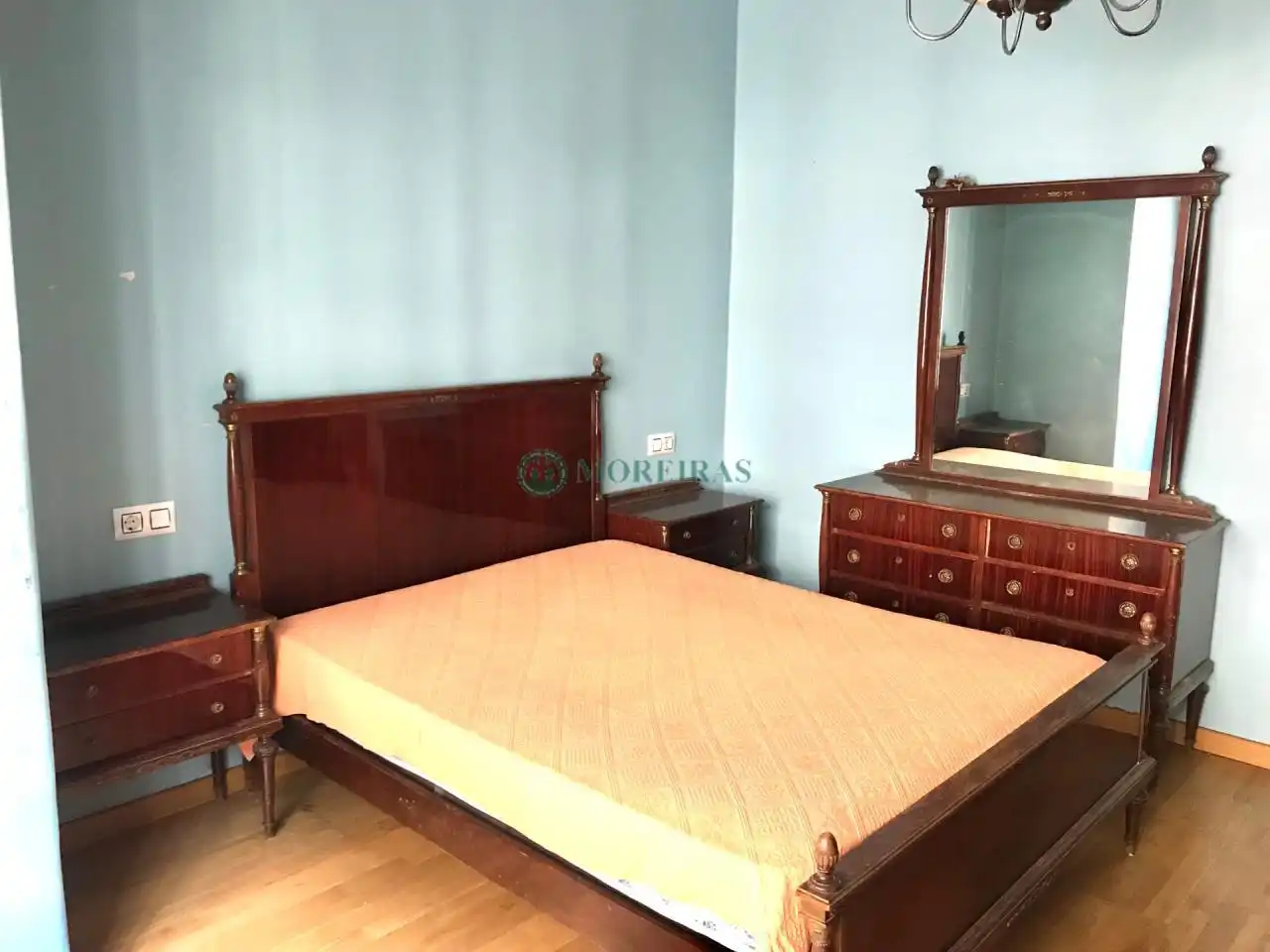 https://static.fotocasa.es/images/ads/f76aafe1-8905-4e66-a0f3-e66bdd835078?rule=original