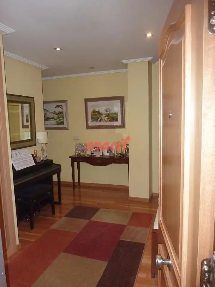 https://static.fotocasa.es/images/ads/b14dd324-b86a-4f7b-bca9-09fe06a14ecb?rule=original