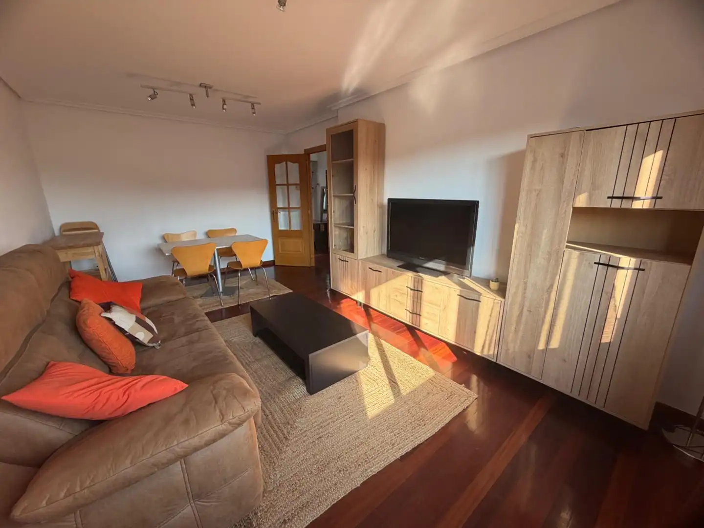 https://static.fotocasa.es/images/ads/feabfb06-6581-436b-a207-206efa966e6d?rule=original