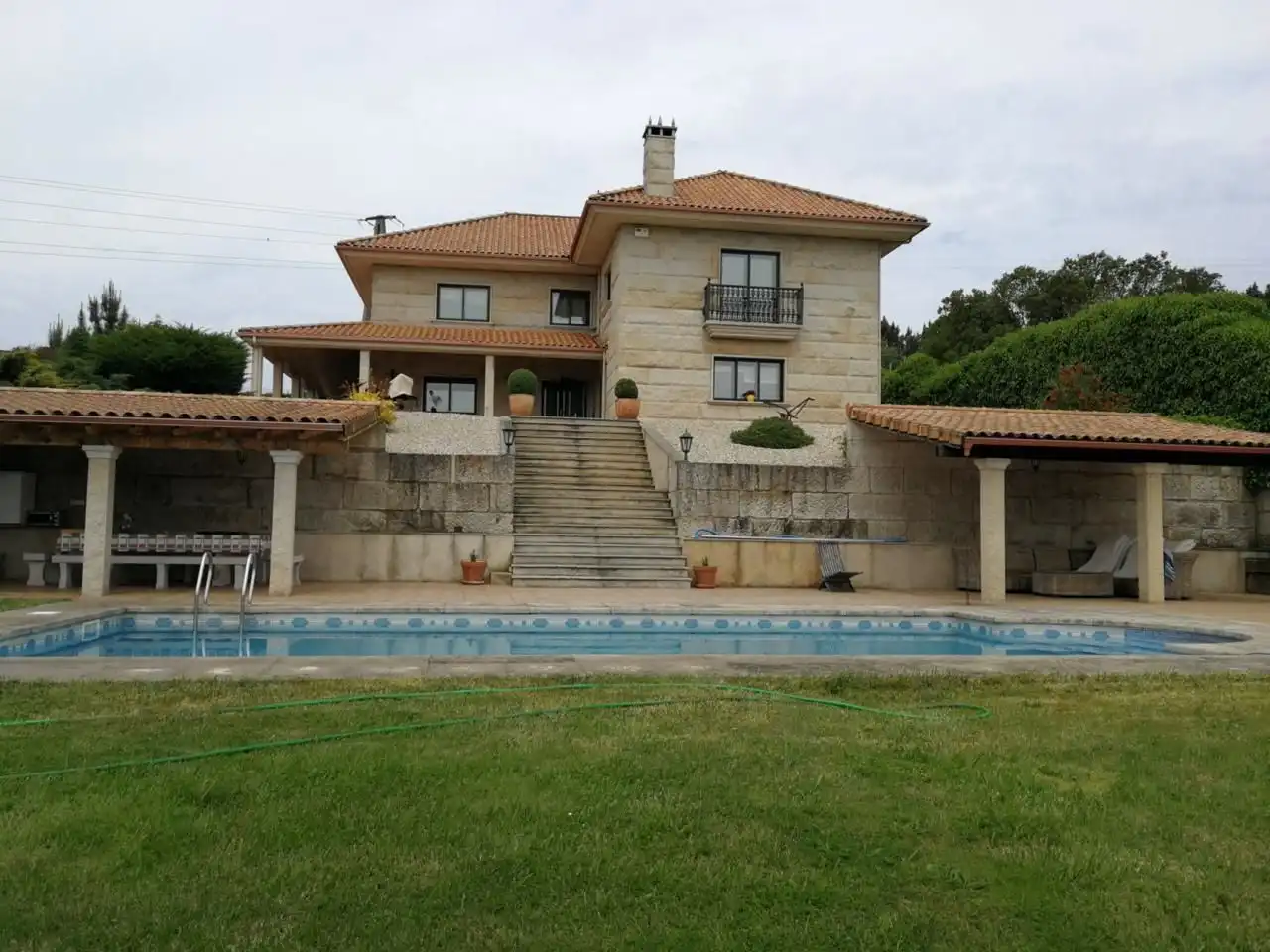 https://static.fotocasa.es/images/ads/ba86e65b-e58c-42bd-98bd-19644a2b97d6?rule=original
