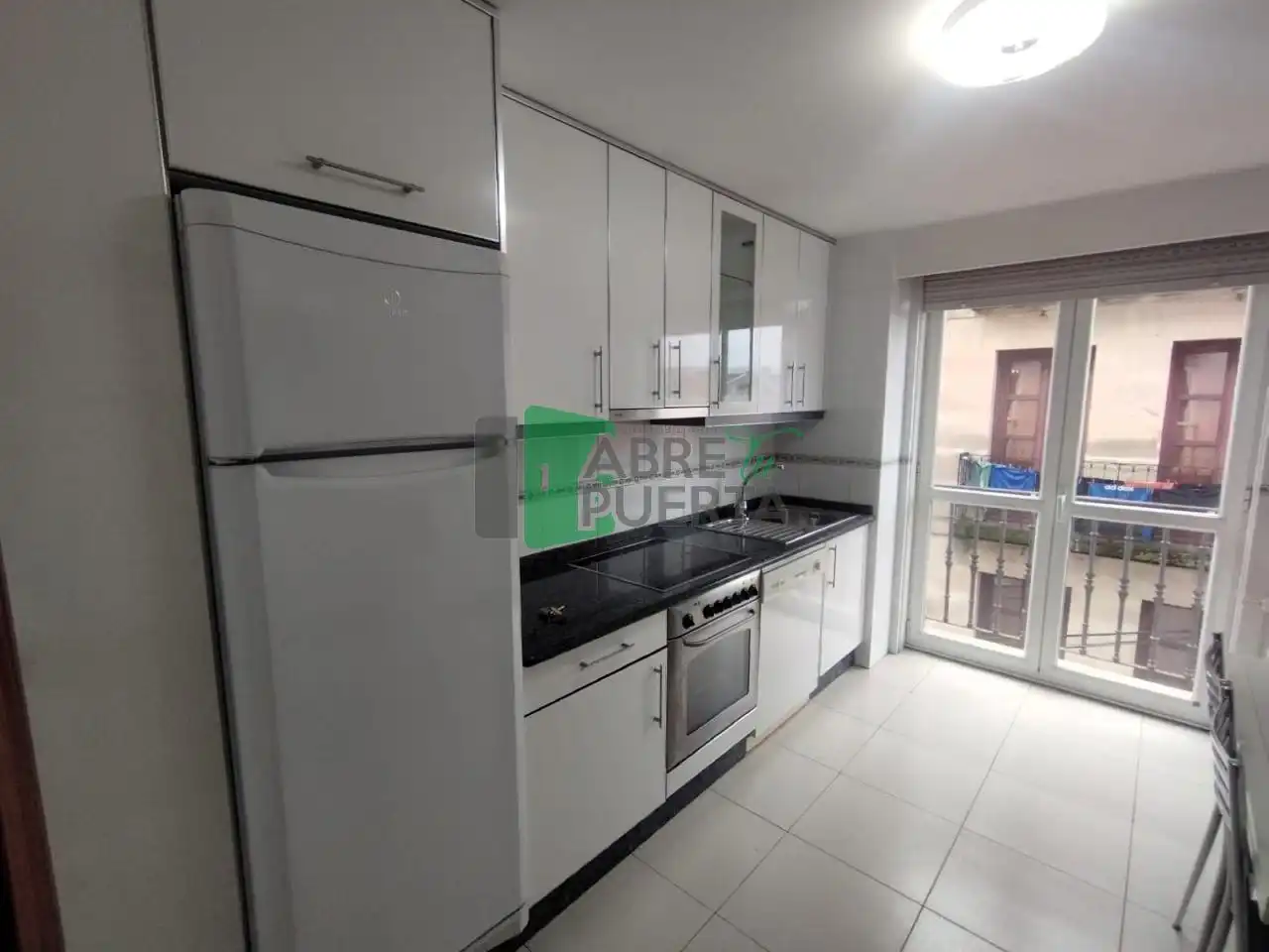 https://static.fotocasa.es/images/ads/94a889fe-7c8b-4775-9b4d-1aee72535be5?rule=original