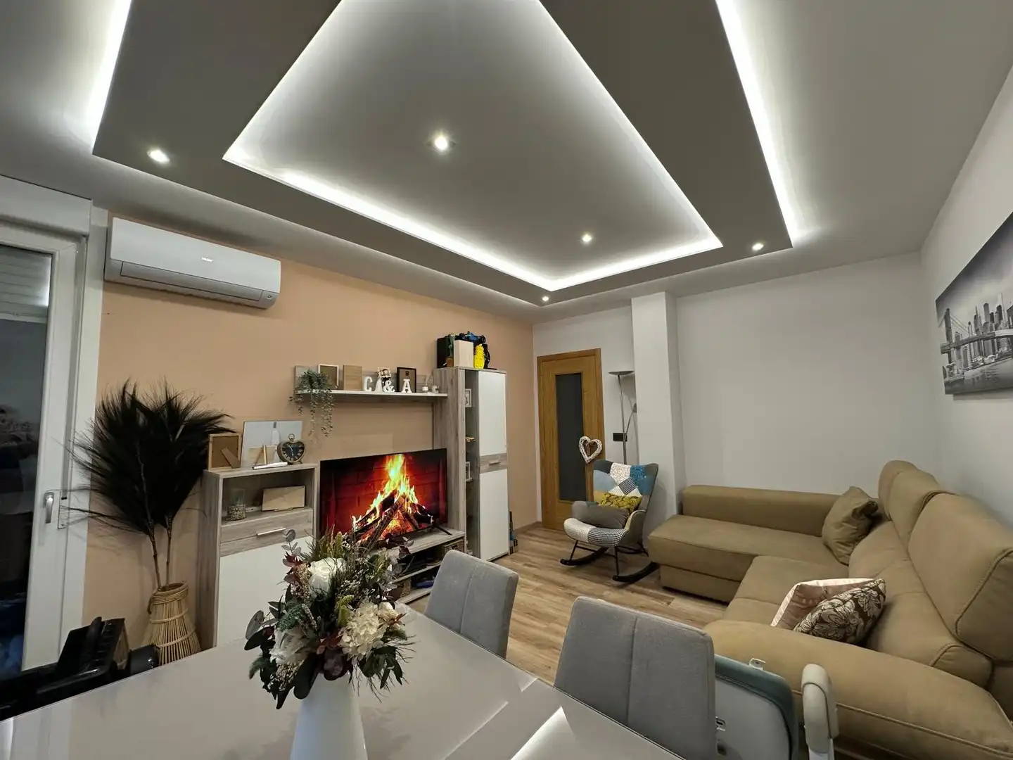https://static.fotocasa.es/images/ads/4c30fcae-df91-47b9-8841-58494299d8e4?rule=original