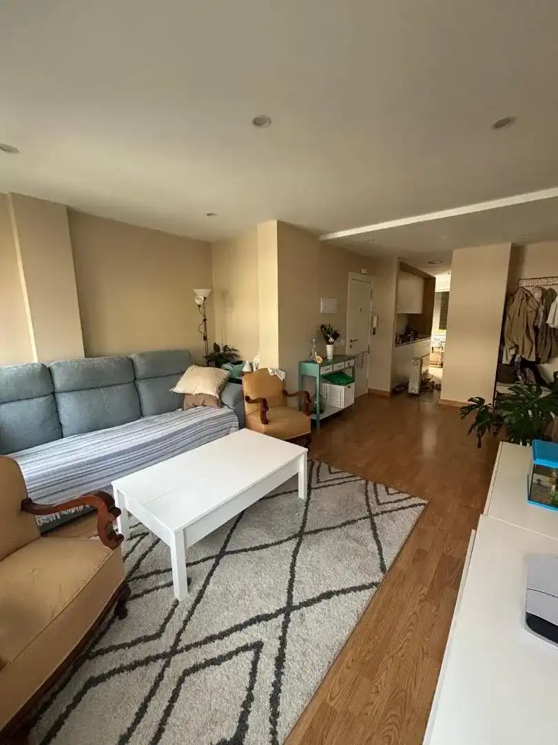 https://static.fotocasa.es/images/ads/e7531df1-76d5-4dd8-ad46-a3de5a38fde7?rule=original