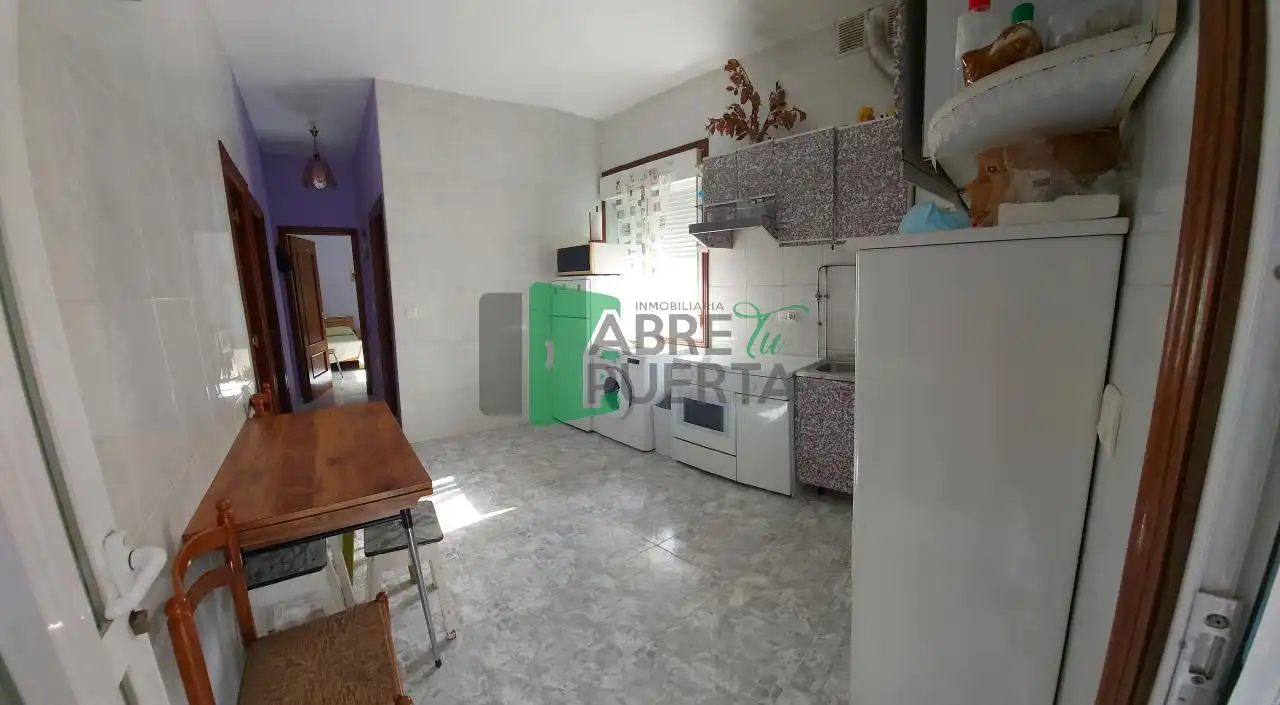 https://static.fotocasa.es/images/ads/355897c3-ffc2-45d7-95cb-0e26964e1103?rule=original