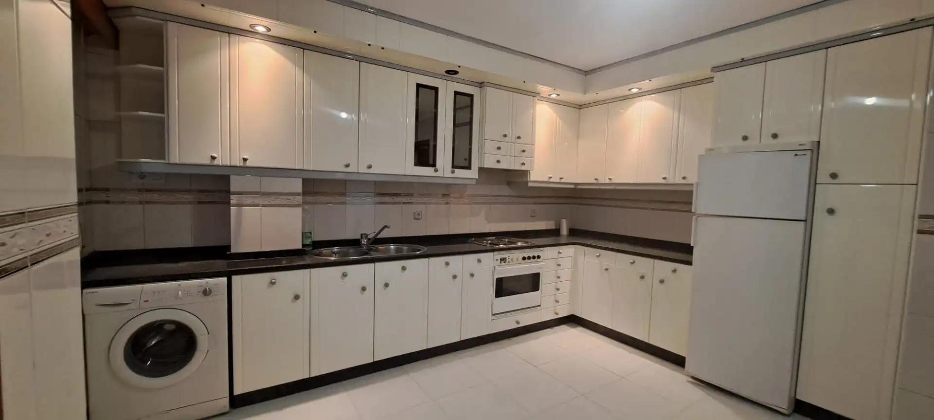 https://static.fotocasa.es/images/ads/40f7df97-f895-440d-932a-3c687e57e0b4?rule=original