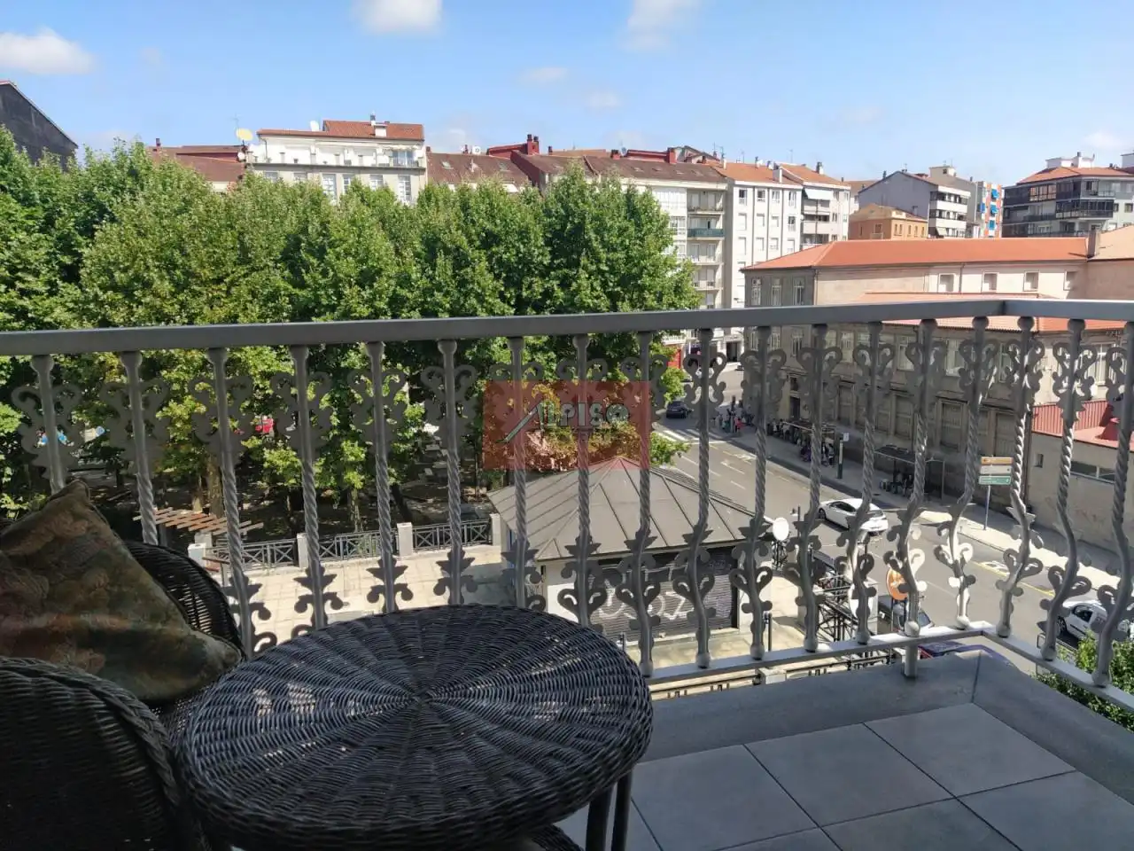 https://static.fotocasa.es/images/ads/d2ab9ce0-37ed-491a-b7ec-62ca777d8cf6?rule=original