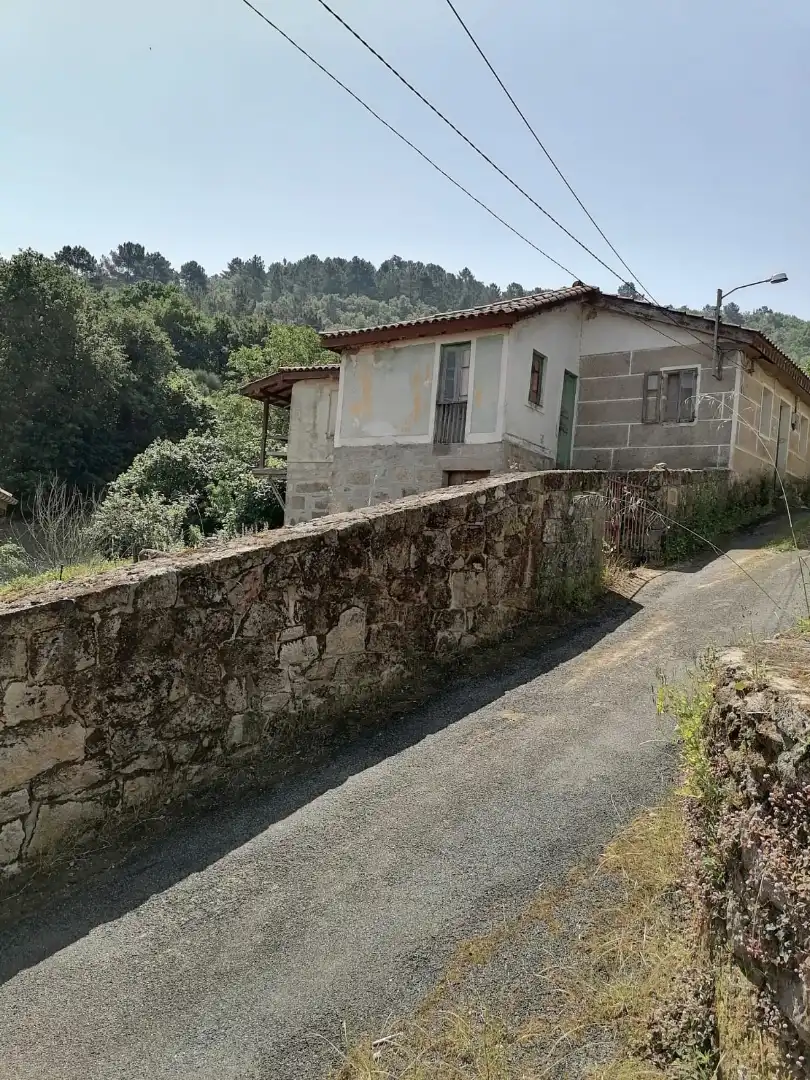https://static.fotocasa.es/images/ads/ecc4aeab-062a-4d72-9f77-a82da5a4d05a?rule=original
