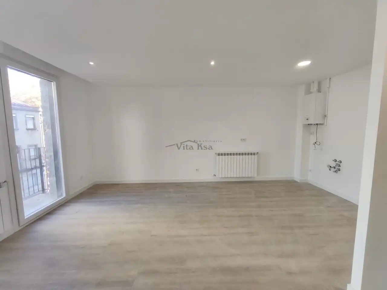 https://static.fotocasa.es/images/ads/004a2103-c7ad-40ab-962b-523080dcbd63?rule=original