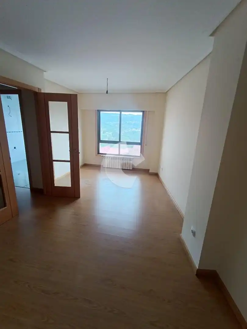 https://static.fotocasa.es/images/ads/fb6e6d3e-8661-4b43-97b2-ff70f9dd176b?rule=original