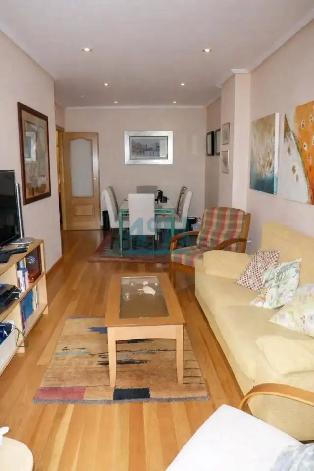 https://static.fotocasa.es/images/ads/cf3bec83-6fd9-49aa-9de3-066a7d4d08a1?rule=original