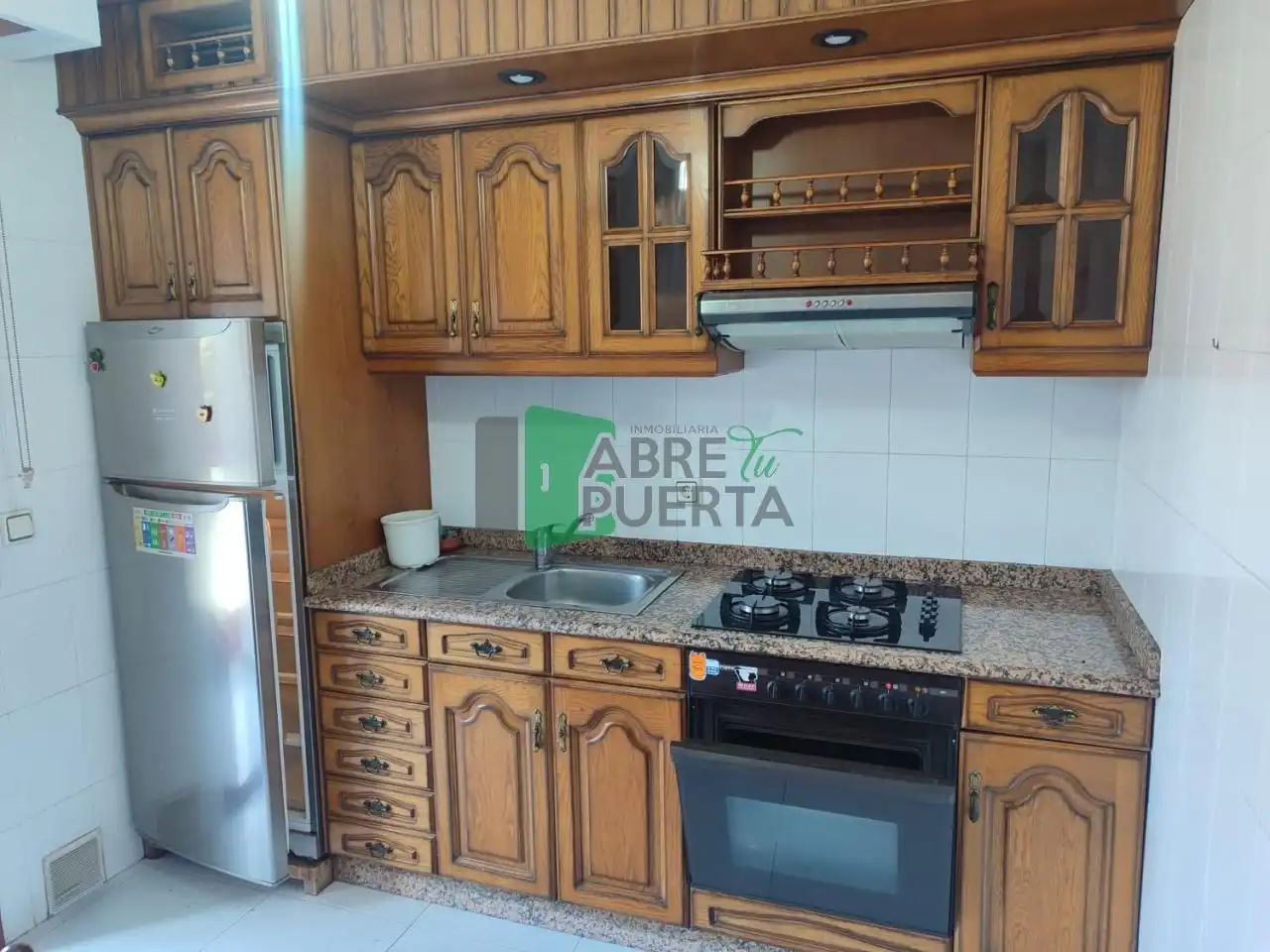 https://static.fotocasa.es/images/ads/e1504569-be56-4c03-bbfd-86096e0d15ec?rule=original