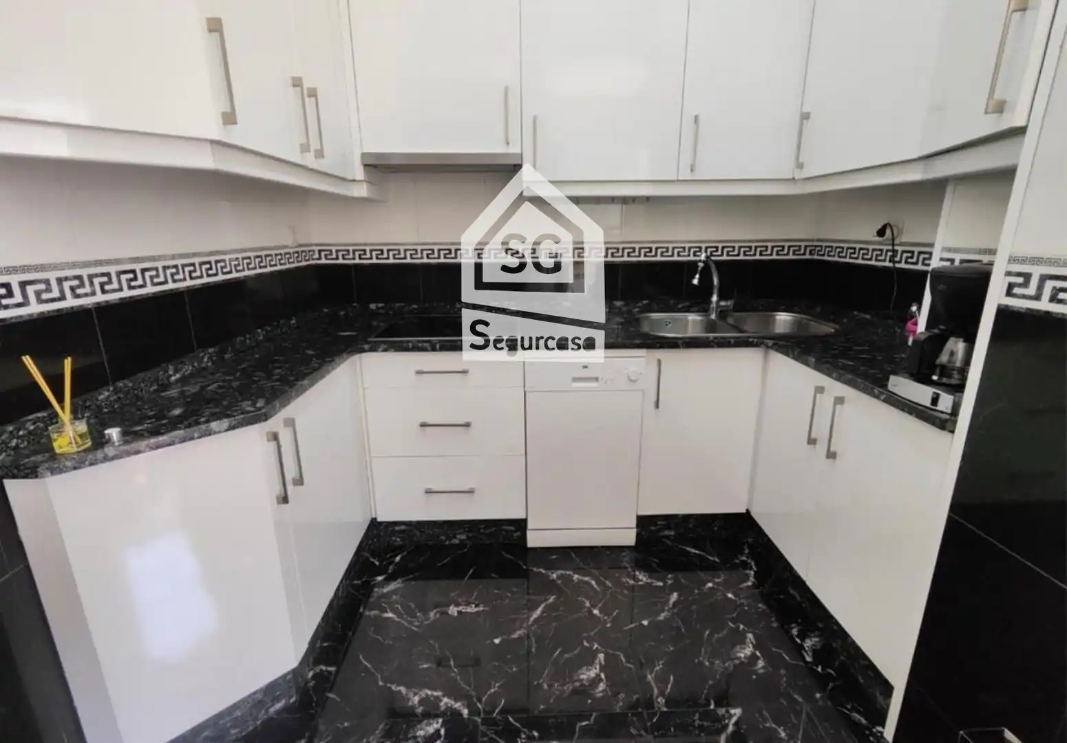 https://static.fotocasa.es/images/ads/84d98d78-528a-4f6b-8502-8848b0b660fb?rule=original