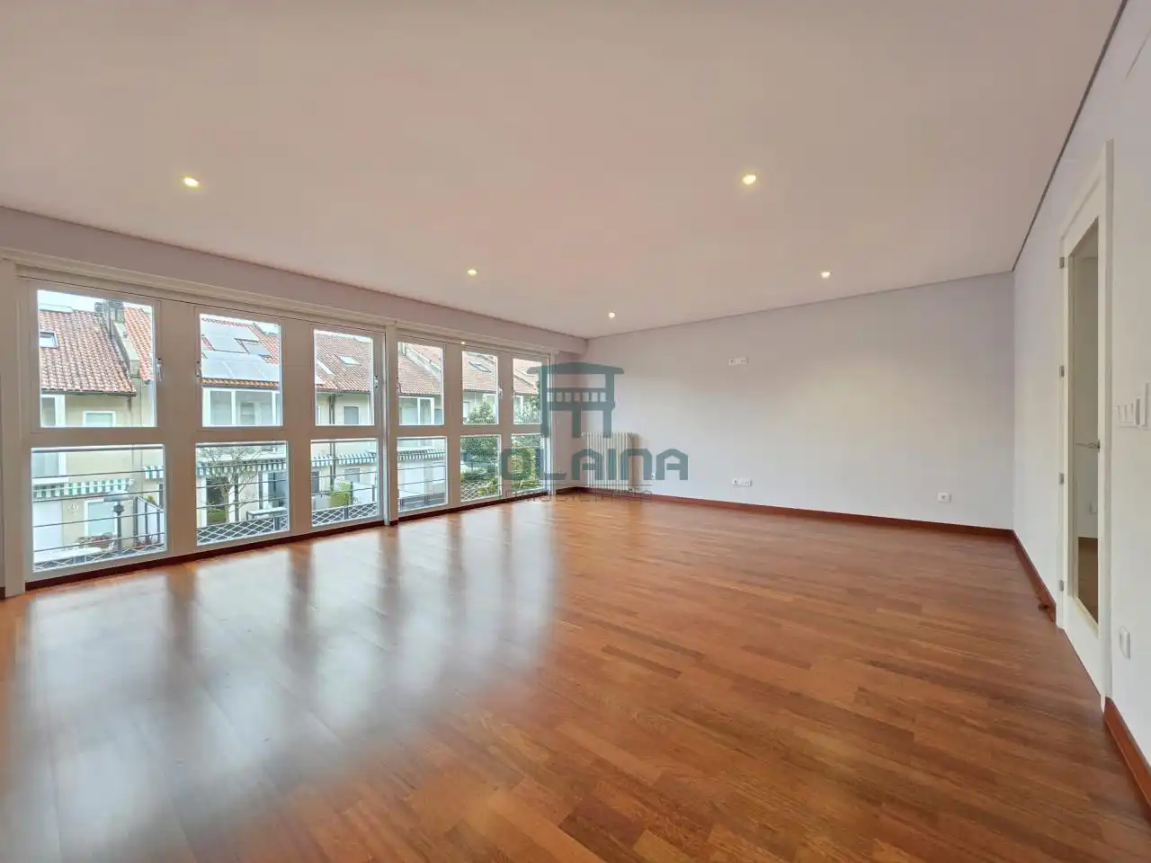https://static.fotocasa.es/images/ads/0fe995e9-6969-41fd-8f4a-a2f5d932ef52?rule=original
