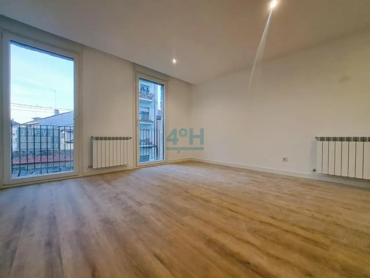 https://static.fotocasa.es/images/ads/df8aba2e-3b4a-4ec6-a49b-e59b434b6ccf?rule=original