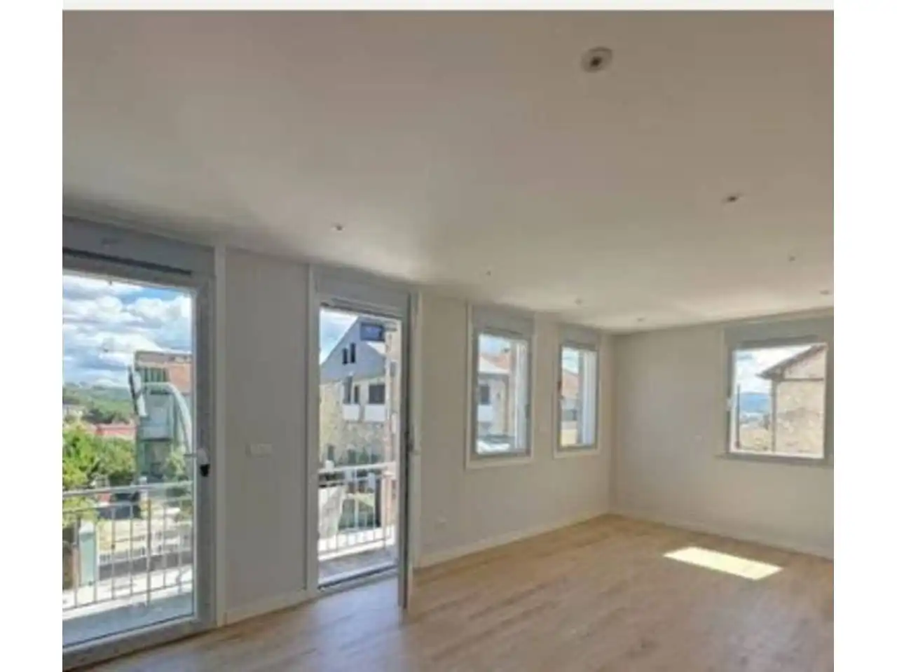 https://static.fotocasa.es/images/ads/7f9a5705-1a59-42e0-a489-eba2e91bd71e?rule=original
