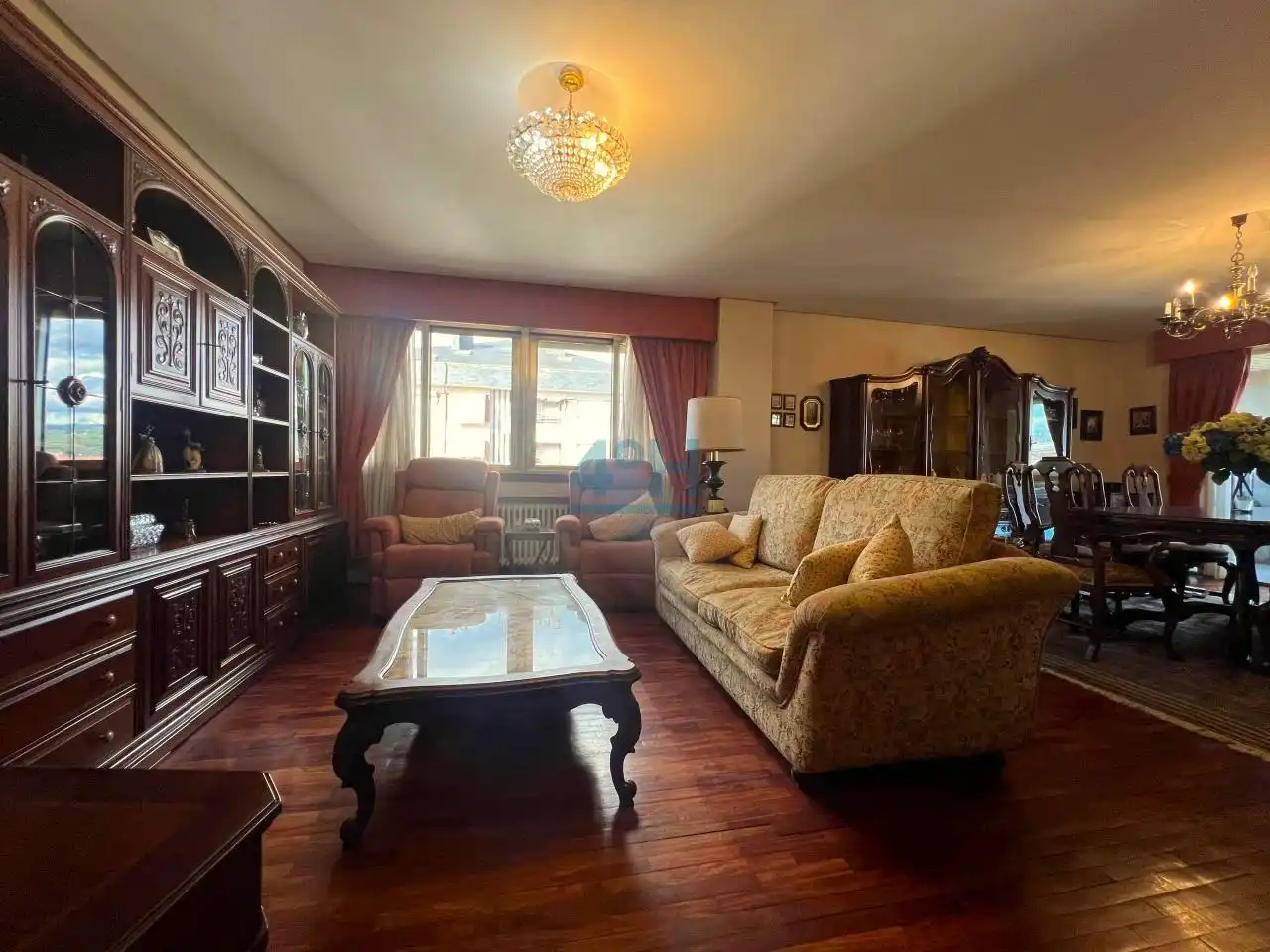https://static.fotocasa.es/images/ads/0fc0645a-461b-4fe3-94c0-75d9faa48a03?rule=original