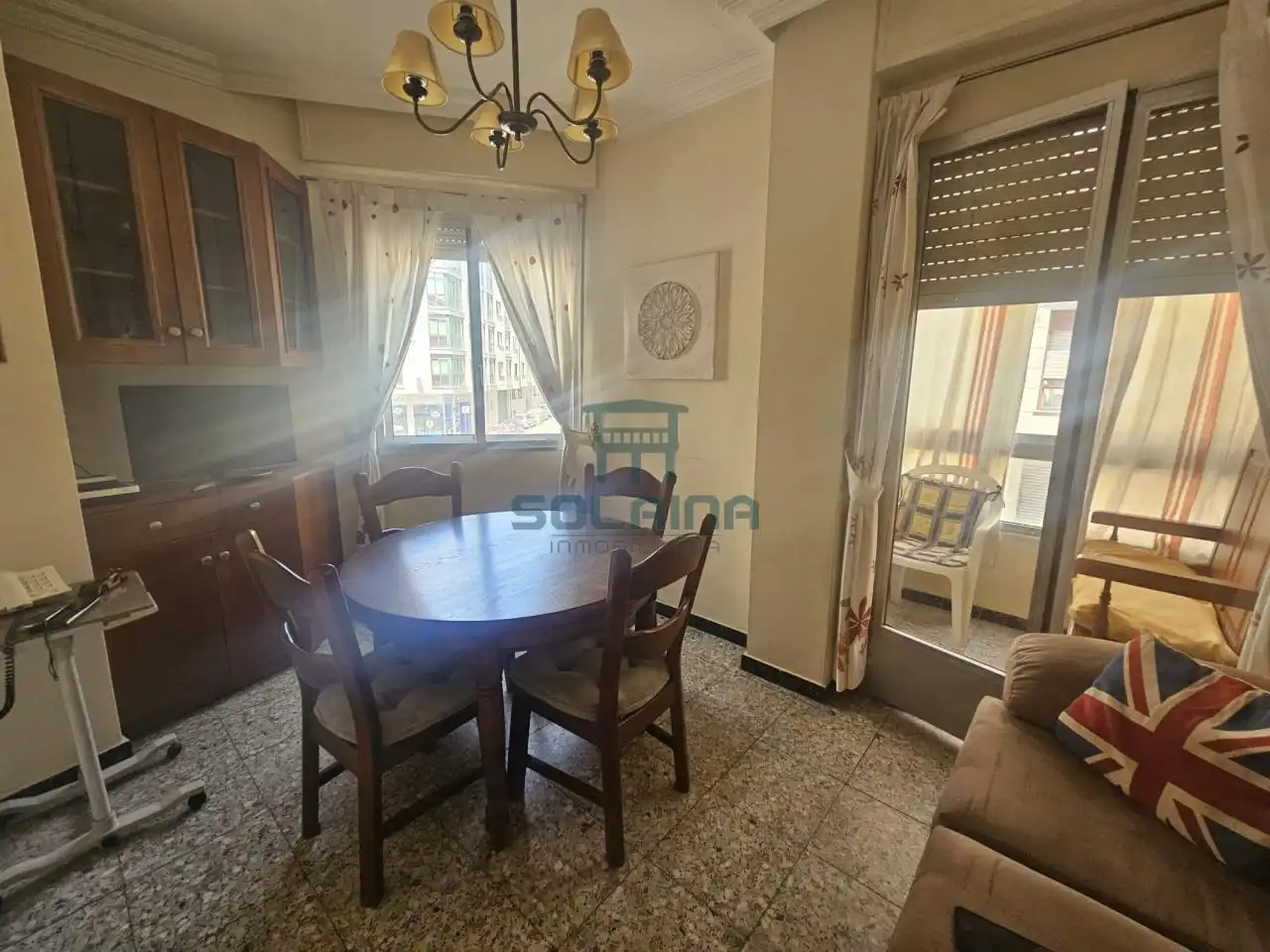 https://static.fotocasa.es/images/ads/55ab9d91-3fbc-4929-8c08-4b9f0e562e57?rule=original