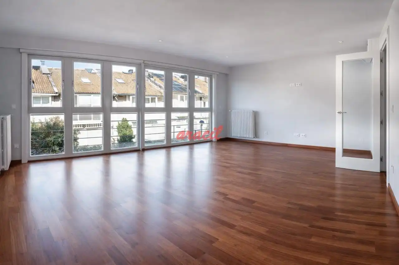https://static.fotocasa.es/images/ads/cb3a312a-bb42-4f47-b0e9-bd597646e96b?rule=original