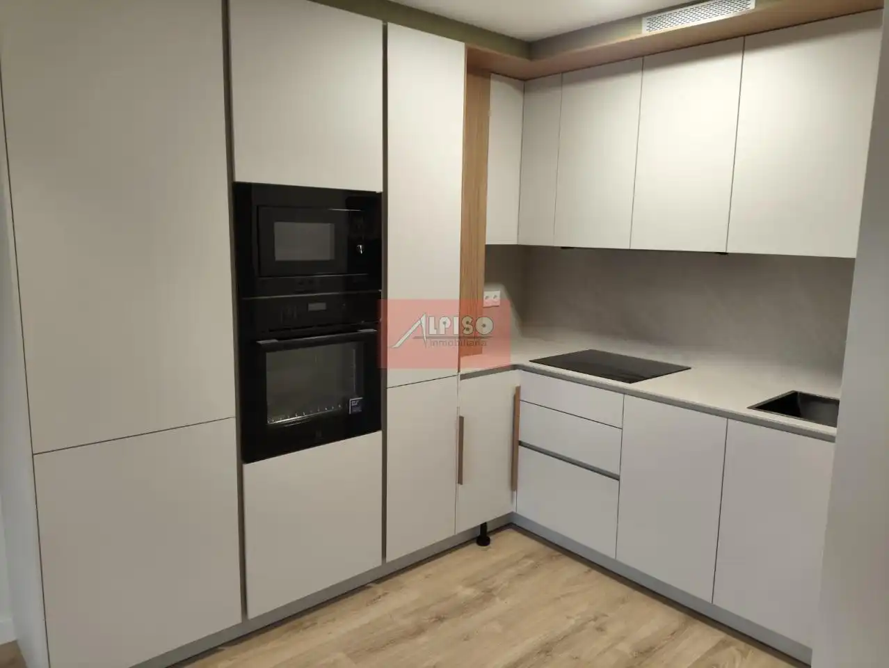 https://static.fotocasa.es/images/ads/8cac3804-e670-4260-892b-c3d54b4e4469?rule=original