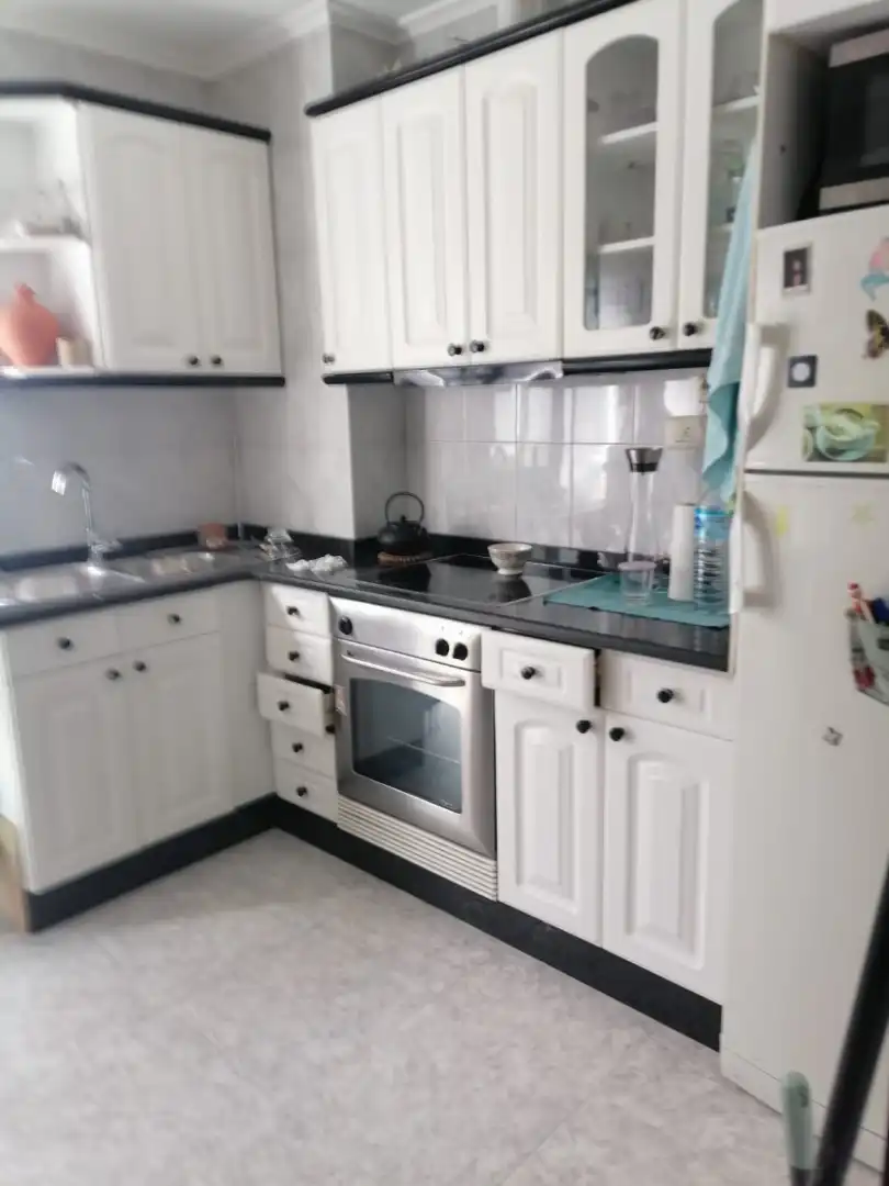 https://static.fotocasa.es/images/ads/3c1ac224-c848-4a06-9da7-0709620b7b9b?rule=original