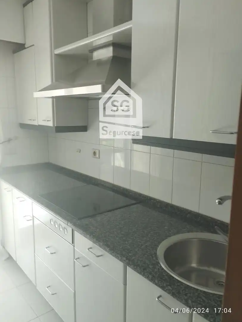 https://static.fotocasa.es/images/ads/2a814c06-6280-40b8-867f-840ceefec8e3?rule=original