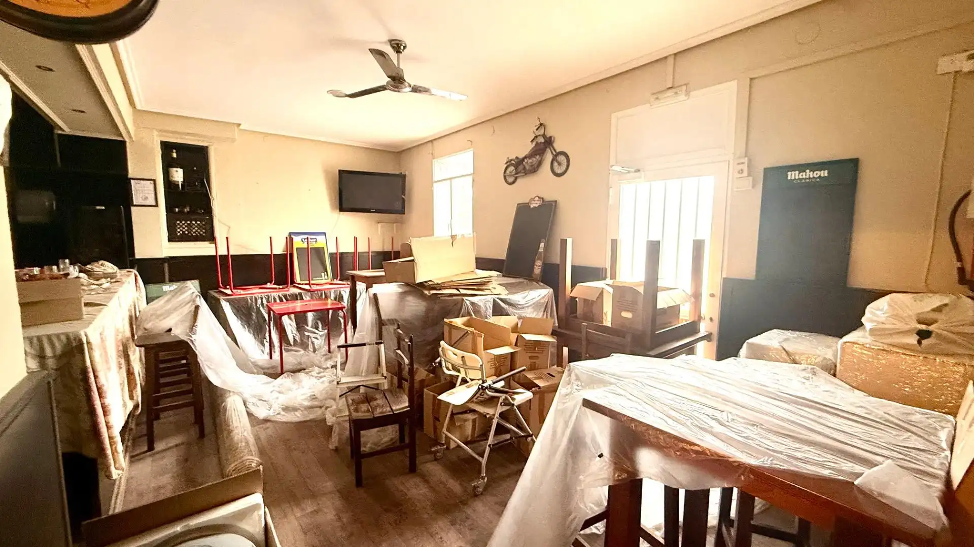 https://static.fotocasa.es/images/ads/f28fd076-361c-4275-85c3-891e02d10844?rule=original