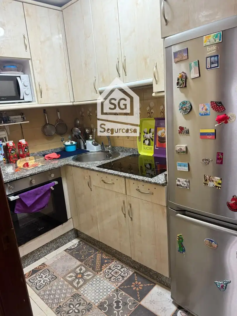 https://static.fotocasa.es/images/ads/d9978233-8468-4f73-a65b-ffa28cd24e4e?rule=original