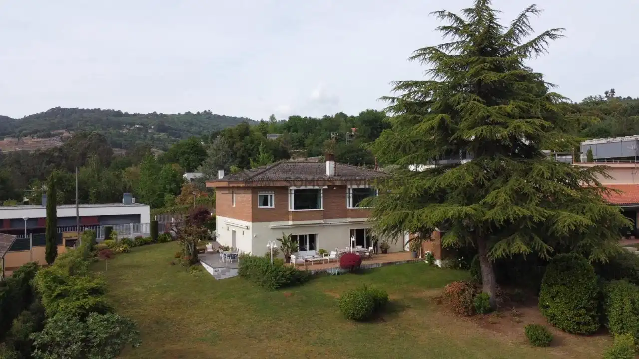 https://static.fotocasa.es/images/ads/8ae9df39-f901-4c4f-9dec-9774fbfb423b?rule=original