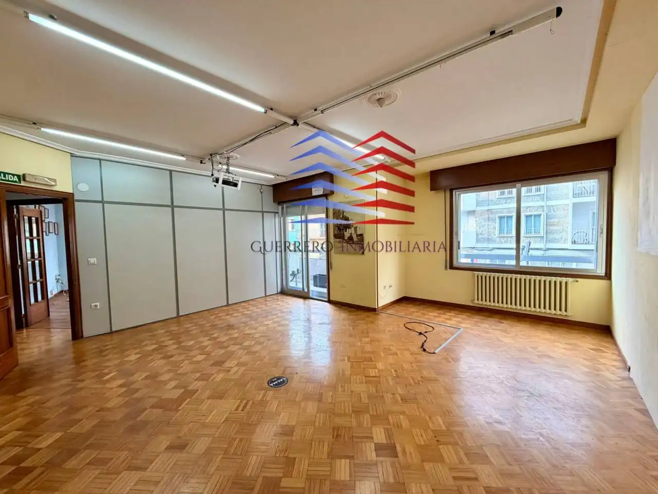 https://static.fotocasa.es/images/ads/ddbe2666-32d5-4318-b048-2e1cfd0494f4?rule=original