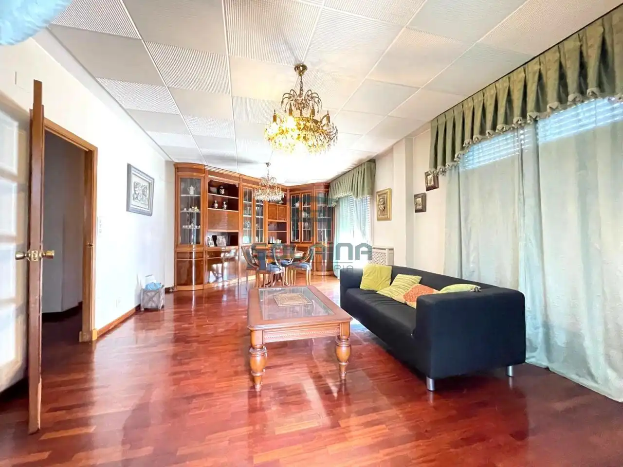 https://static.fotocasa.es/images/ads/dcc1b7a7-dc0a-4773-8cb4-f84f0e5180bb?rule=original