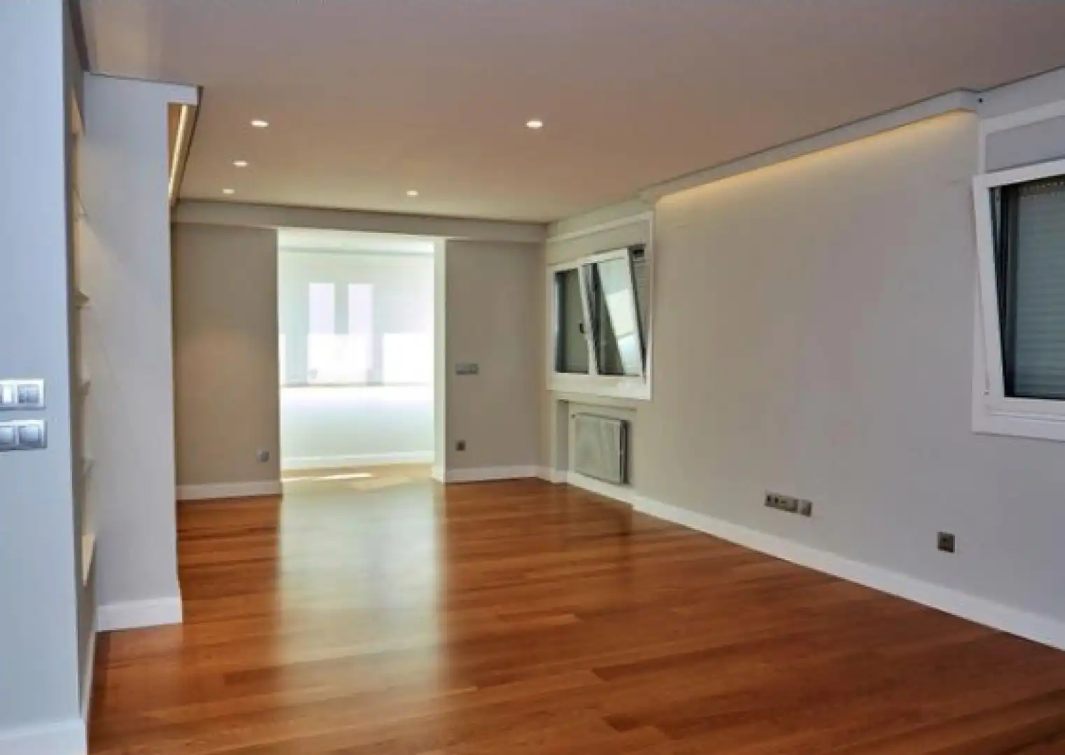 https://static.fotocasa.es/images/ads/f3b3cb00-7774-4445-8120-7cbeba1e848f?rule=original