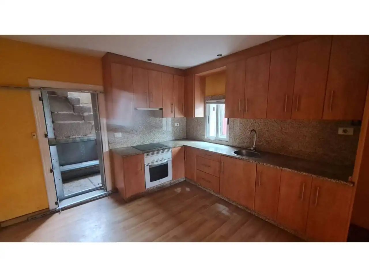 https://static.fotocasa.es/images/ads/3d97f178-cedb-4656-b7e4-c50e8badd074?rule=original