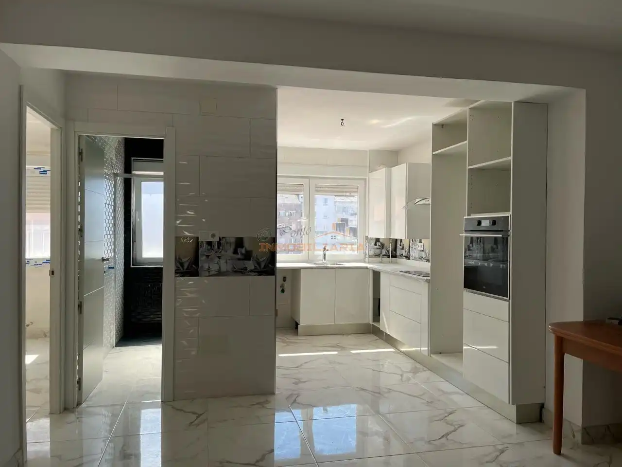 https://static.fotocasa.es/images/ads/051a7033-d8ab-41fb-b049-52e5731f8ff2?rule=original