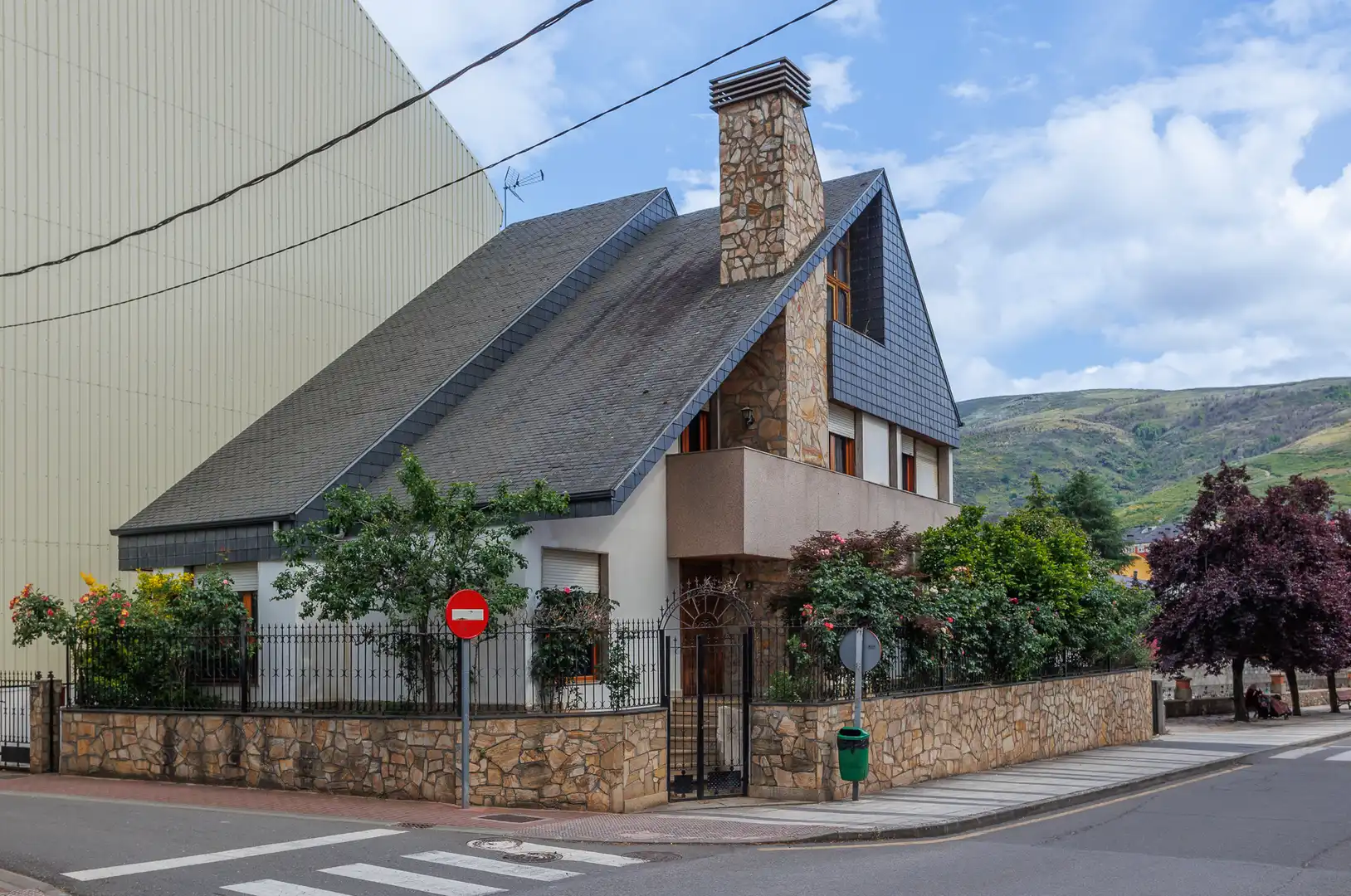https://static.fotocasa.es/images/ads/995ea542-6740-4a73-887c-4f2f1e54c239?rule=original