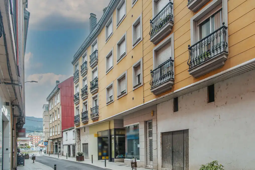 https://static.fotocasa.es/images/ads/d7ea4859-95c6-4926-b26b-cbb4a800f110?rule=original