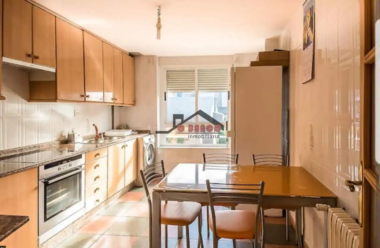 https://static.fotocasa.es/images/ads/1eec6811-dc97-4b34-a0b9-eaab6c486668?rule=original