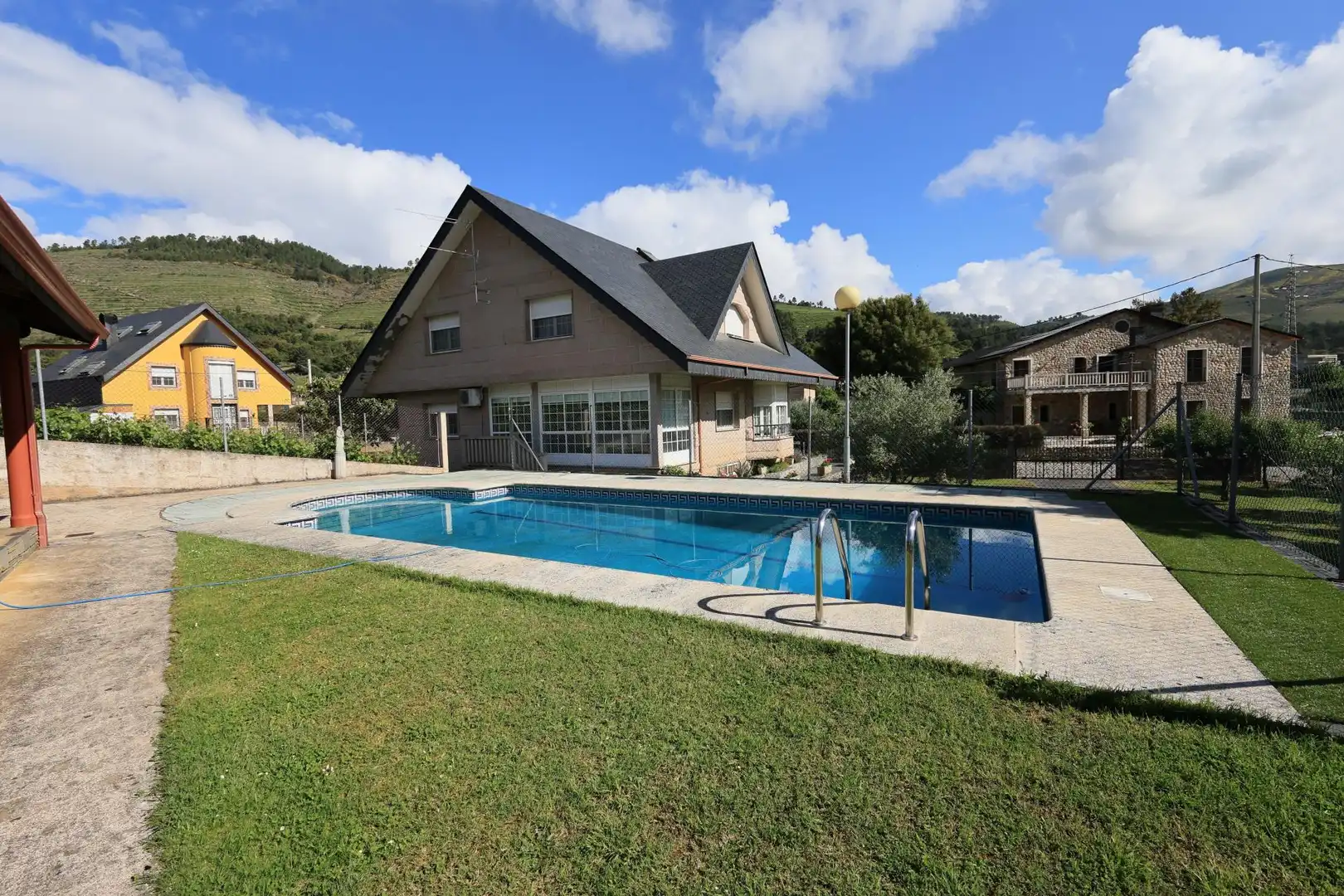 https://static.fotocasa.es/images/ads/4570197a-e987-4125-9ab3-09044bd54c83?rule=original