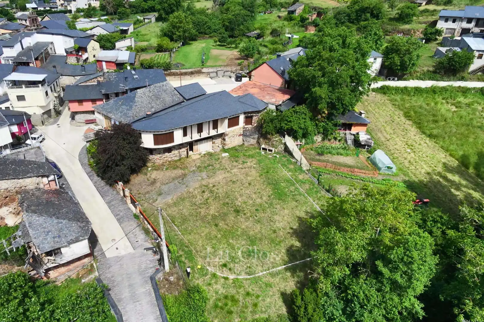 https://static.fotocasa.es/images/ads/2148b63e-a2ed-4c6c-a65f-f5b73946a41e?rule=original