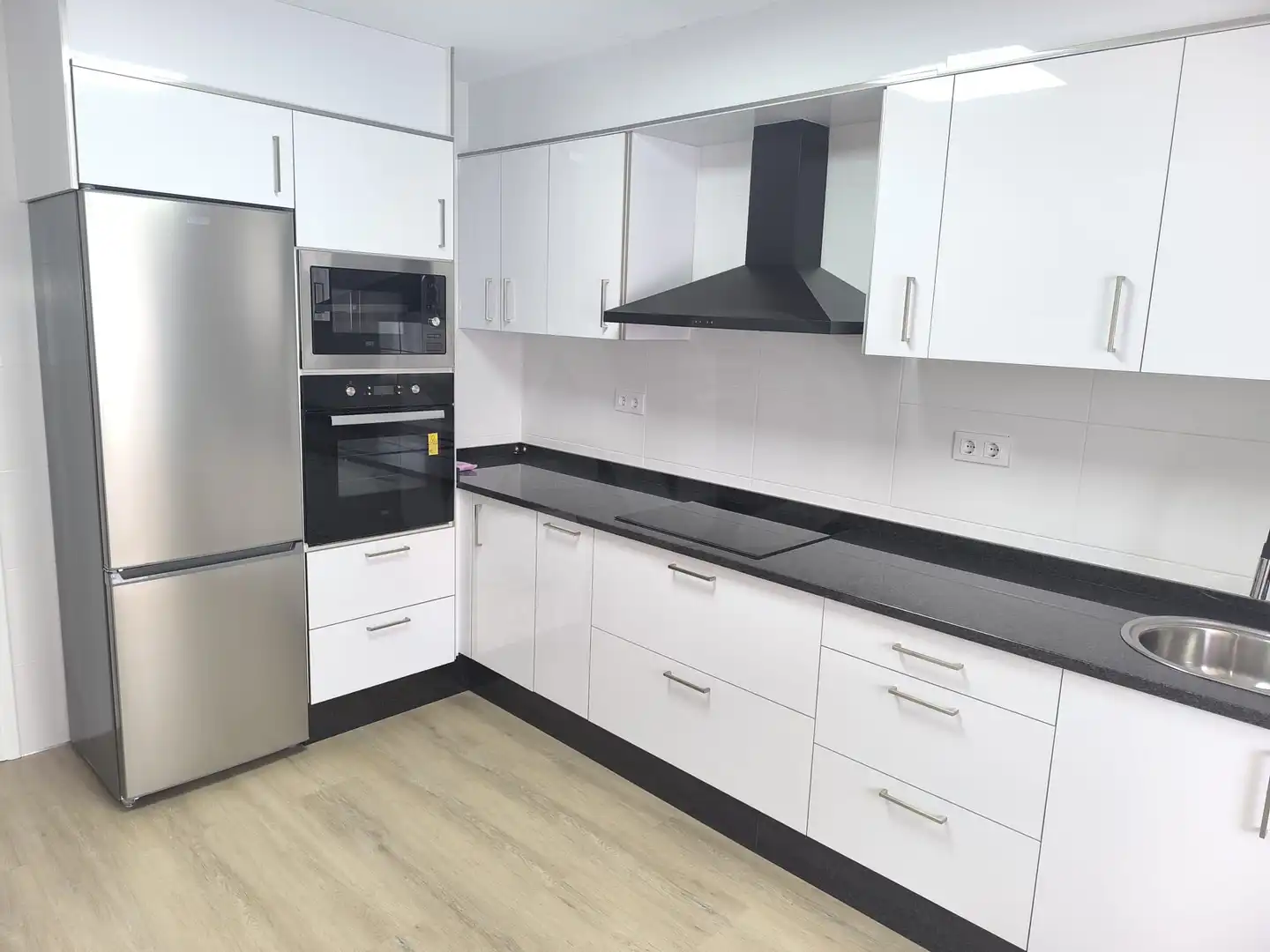 https://static.fotocasa.es/images/ads/f0e03943-df5d-479e-a736-7a7bd51c230c?rule=original