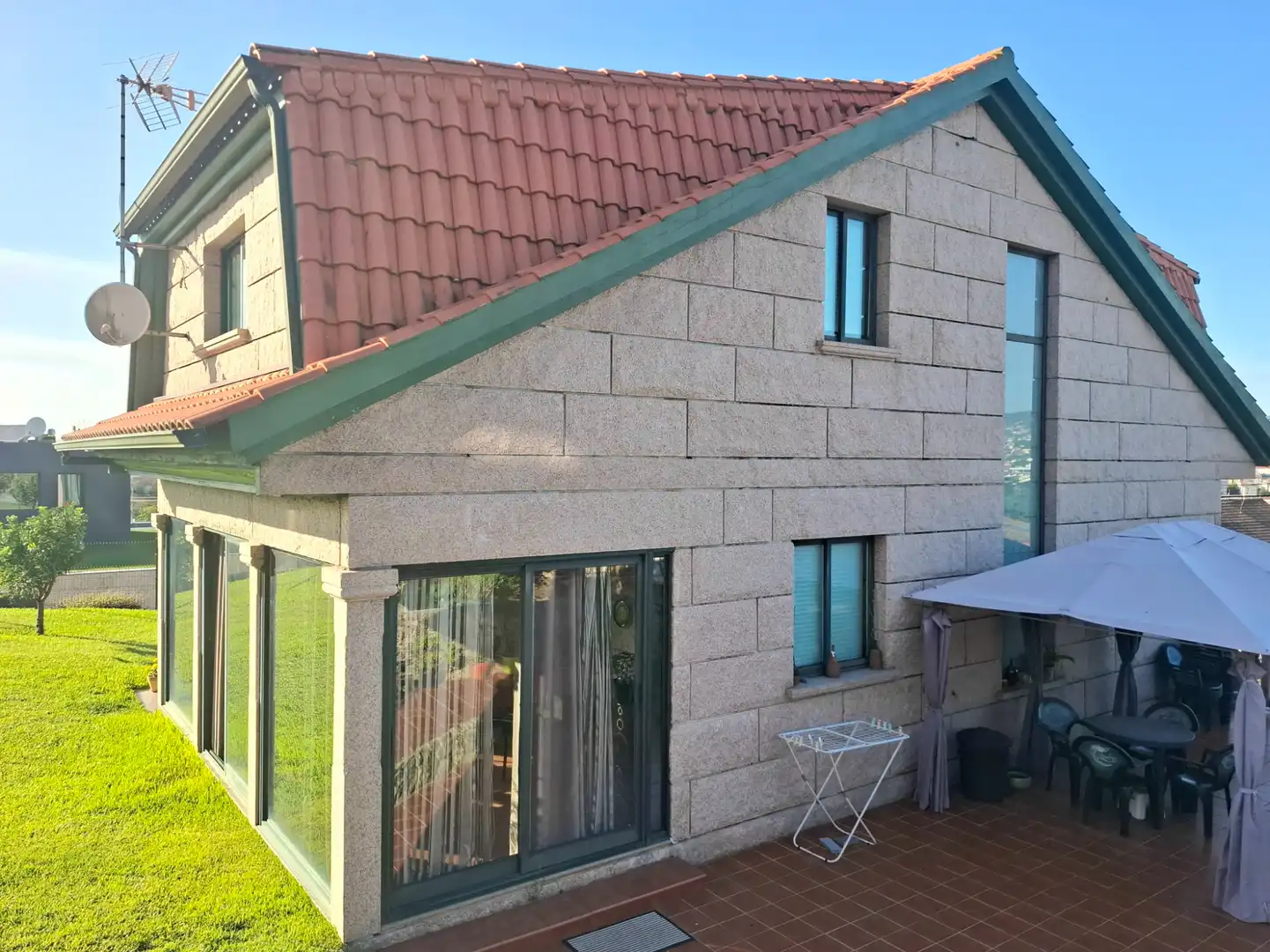 https://static.fotocasa.es/images/ads/dee7a0c0-3658-4c58-8a37-7ad37989148f?rule=original