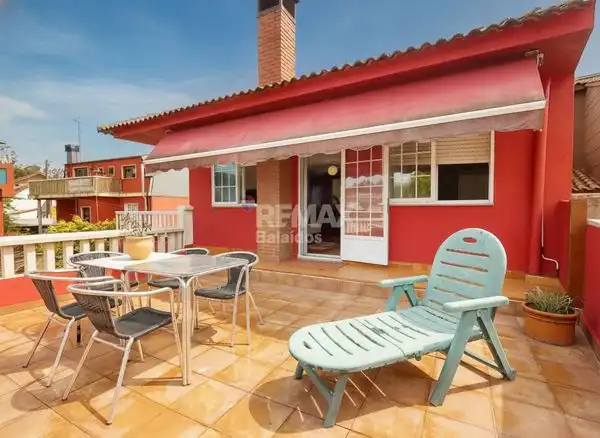 https://static.fotocasa.es/images/ads/6846aae5-fb3a-4aa4-ace5-2e48c268e67b?rule=original