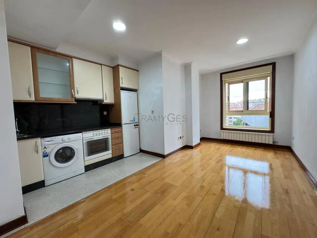 https://static.fotocasa.es/images/ads/e05ec87e-bcf8-4788-8401-5fa8df9f4a11?rule=original