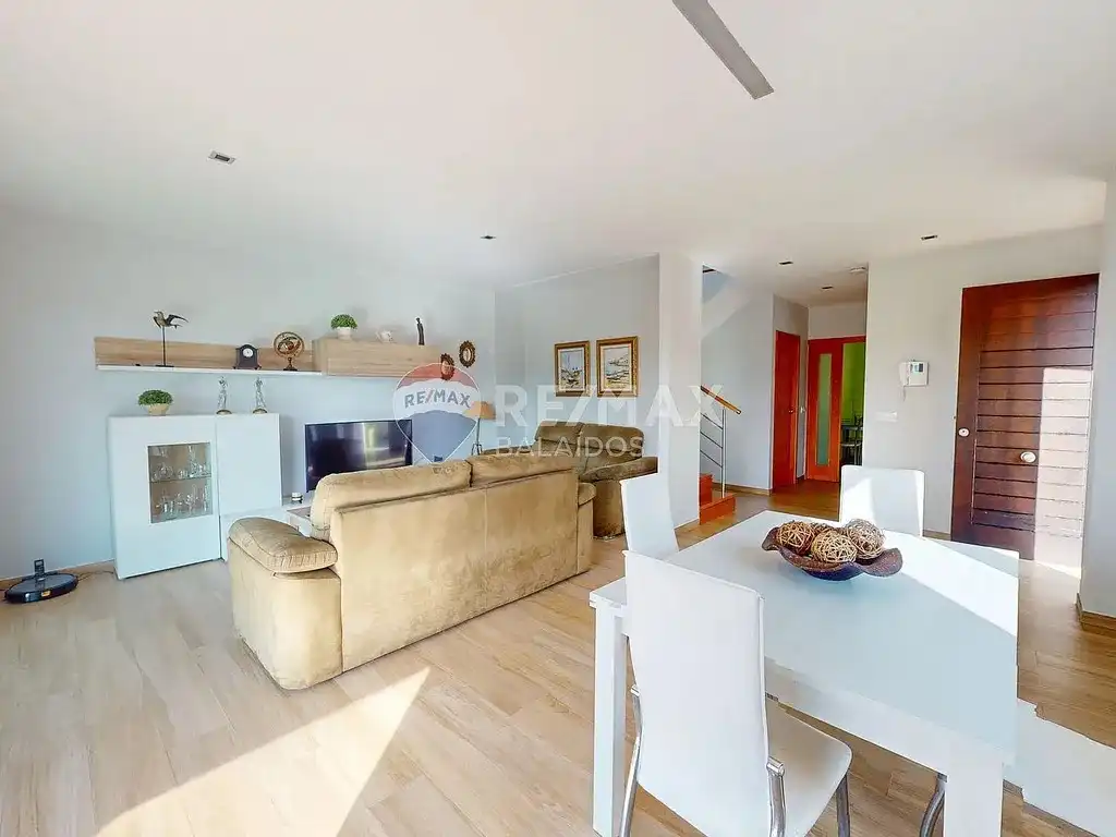 https://static.fotocasa.es/images/ads/b83f7f18-6123-4826-912a-9b15a3bc409e?rule=original
