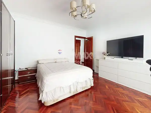 https://static.fotocasa.es/images/ads/5a9999ad-4ef8-4bfd-bd0b-92bec8f53383?rule=original